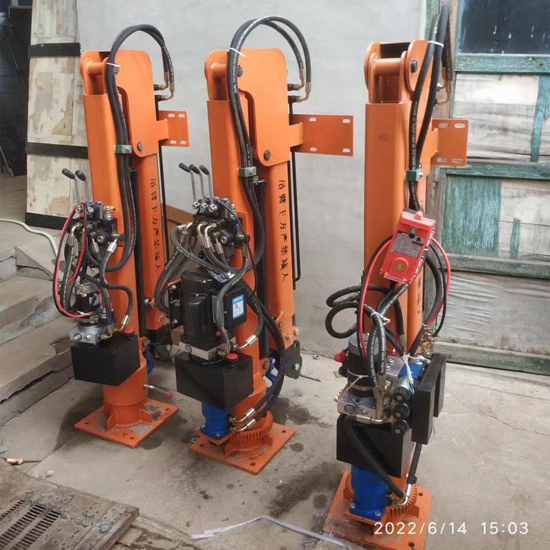 孟村回族自治县重汽蓝牌随车吊 3.2吨 国六动力强 液压驱动 农用自卸起重机